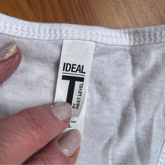 Next level ideal t white tank top with fuchsia sea shells size xl - Picture 6 of 8